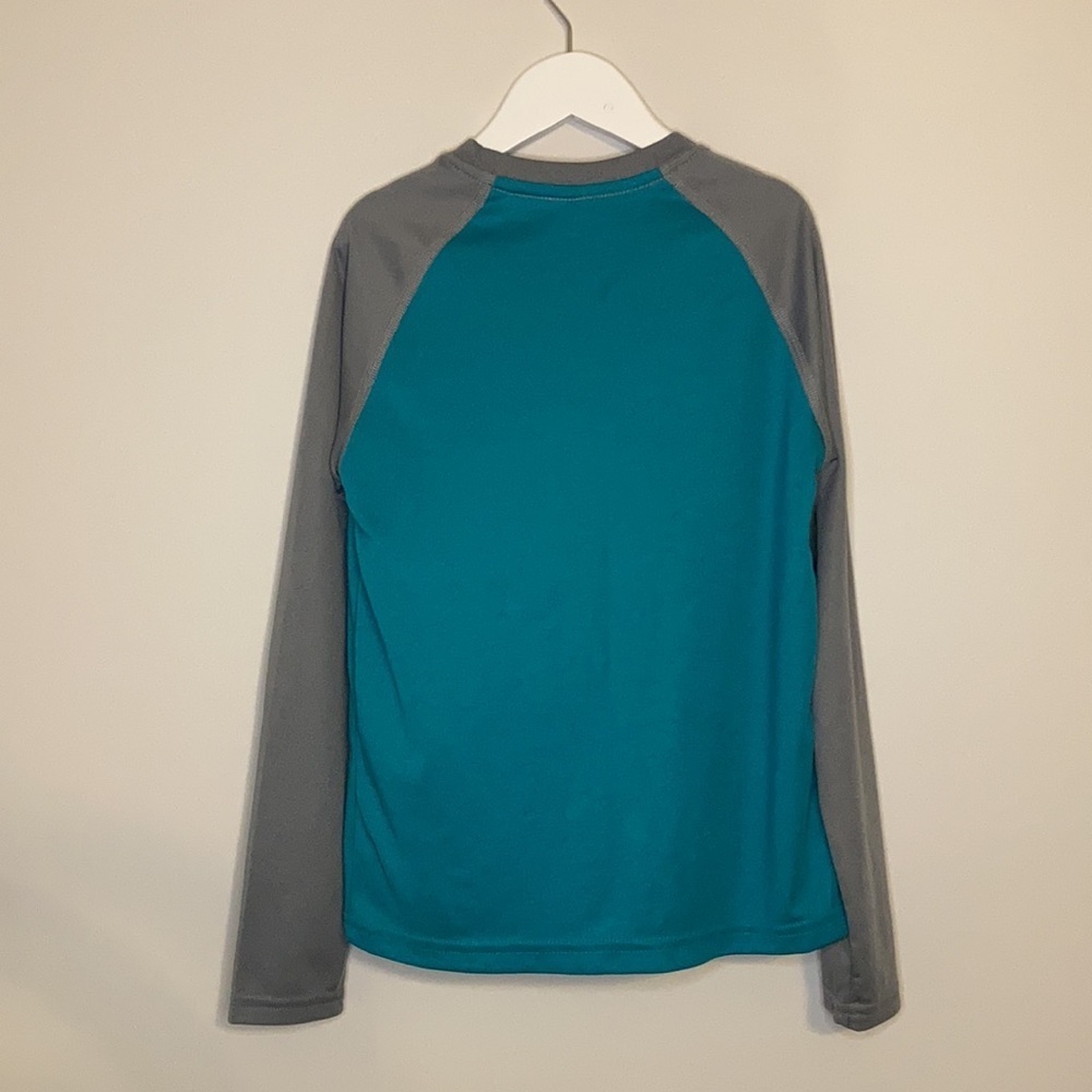 Athletic Works Boys Long Sleeve Shirt Size 8 - Picture 2 of 3